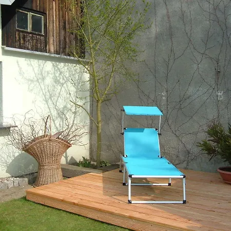 Ferienbungalow 1 *